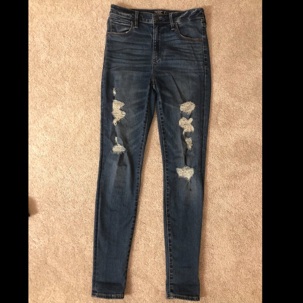 Women's Abercrombie & Fitch Ripped Jeans Size 27/4